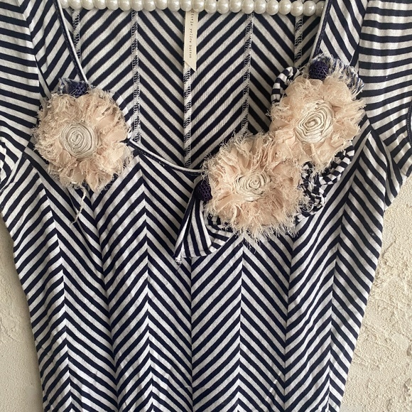 Anthropologie Little Yellow Button Top Flower Sz S - Picture 3 of 11